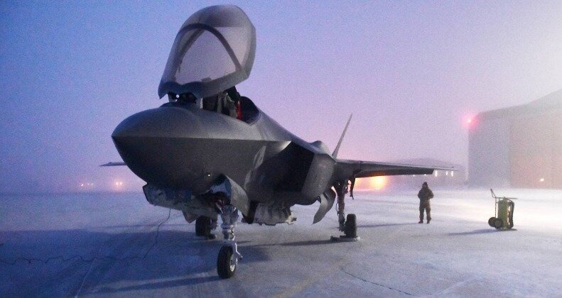 افشای سلاح پنهان در اف‌۳۵ / سلاحی که اختیارش دست سازنده است