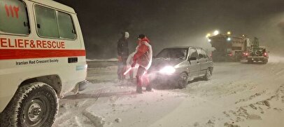 امدادرسانی به ۱۸۰۰ مسافر گرفتار در برف