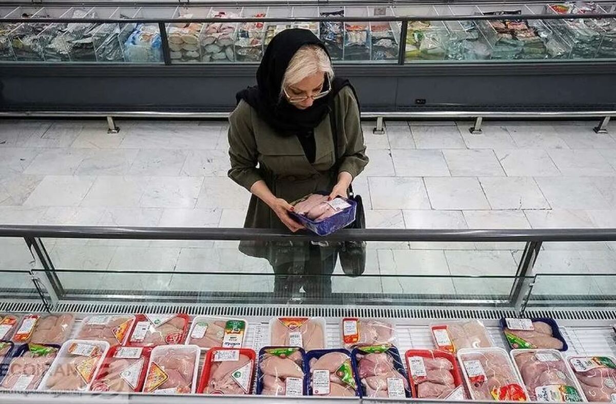 قیمت مرغ امروز پنجشنبه ۲ بهمن/ یک شهر و هزار نرخ در بازار مرغ