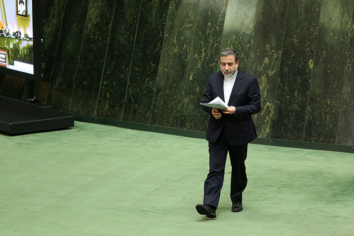 فوری / آغاز جلسه مجلس با عراقچی و سرلشکر موسوی درباره مذاکرات