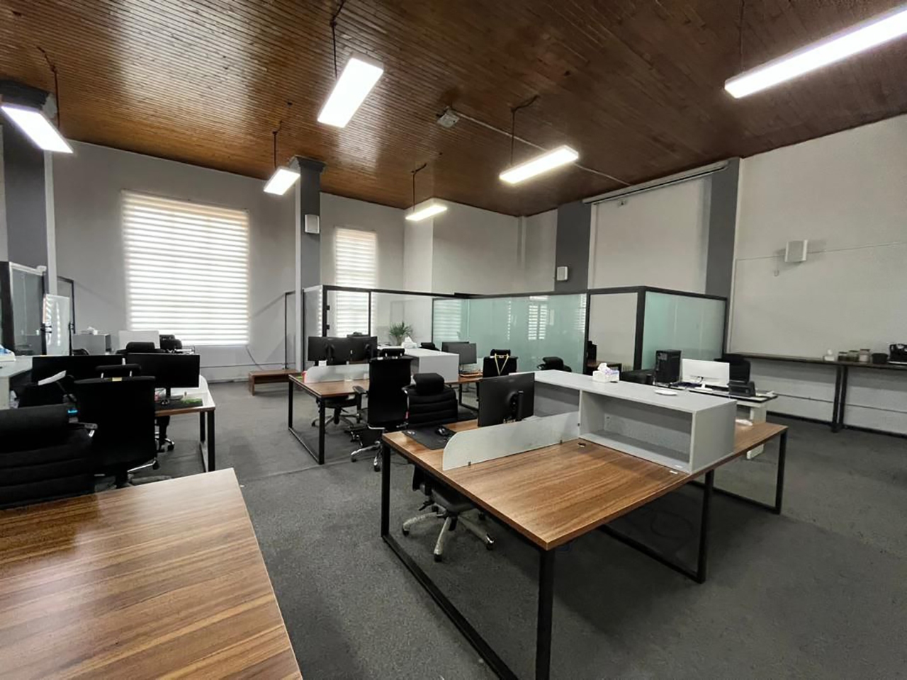 خرید میز گروهی