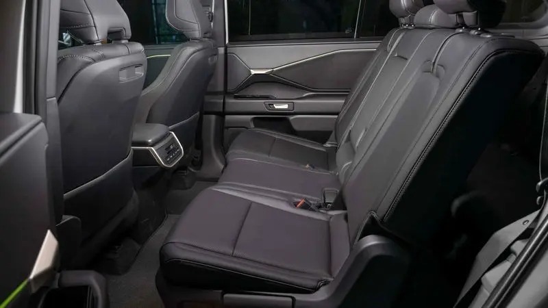 اولین شاسی‌بلند سه‌ردیفه برقی تویوتا / Highlander EV ۲۰۲۷ رونمایی شد