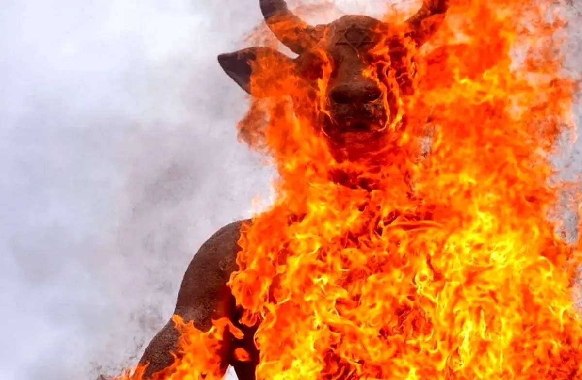 آتش زدن مجسمه بعل در ۲۲ بهمن/ این بت نماد چیست و چرا سوزانده شد؟