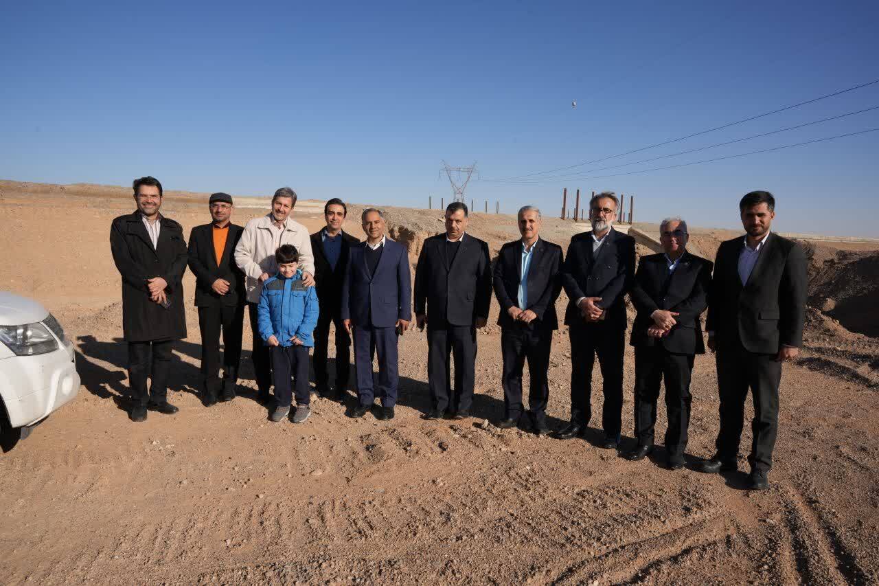 بازدید مدیرعامل بانک تجارت بهعنوان نماینده وزیر اقتصاد از پروژههای زیربنایی اصفهان بازدید مدیرعامل بانک تجارت بهعنوان نماینده وزیر اقتصاد از پروژههای زیربنایی اصفهان