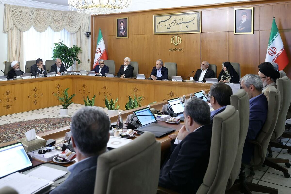 پزشکیان: مردم در رنج معیشت هستند/ فشار‌های بیرونی نیز وجود دارد