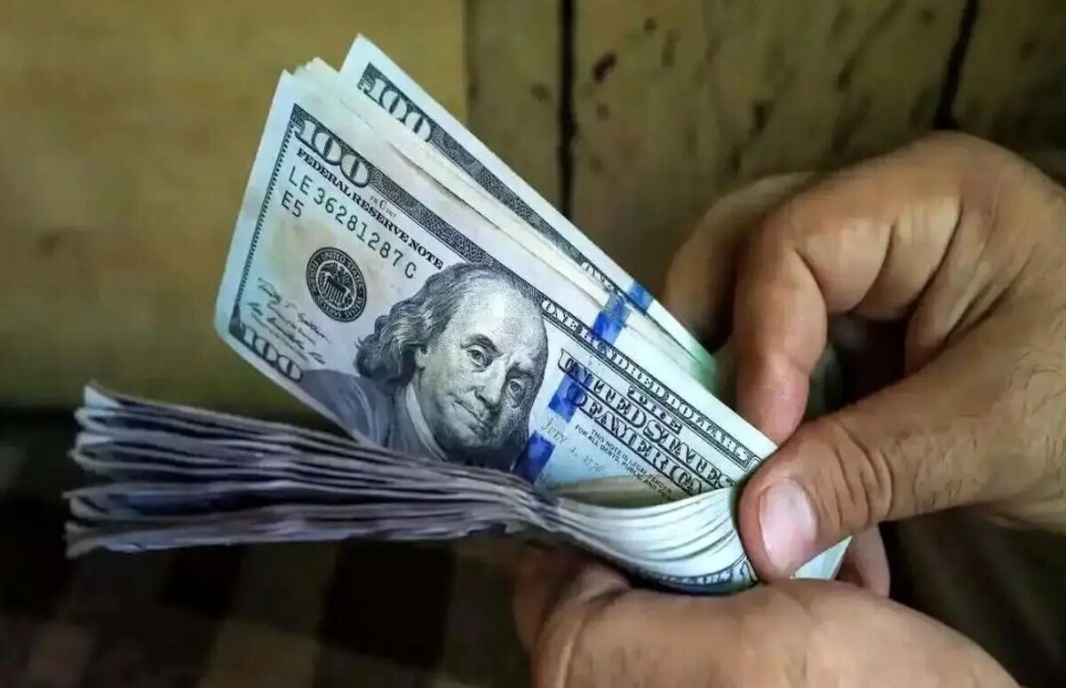 واکنش قیمت دلار امروز ۲۸ بهمن ۱۴۰۴به اخبار مذاکرات / ریزش قیمت دلار بازار آزاد از ۳ هزارتومان گذشت