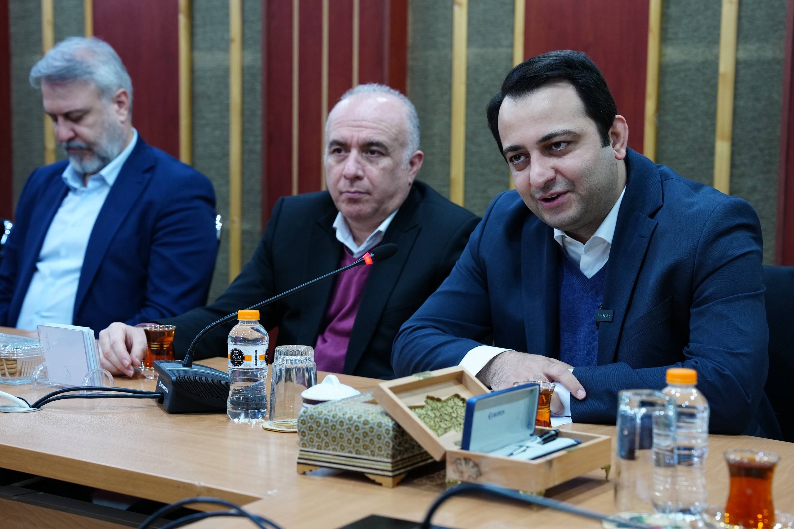 تفاهم‌نامه توسعه همکاری وزارت علوم، تحقیقات و فناوری و بانک صادرات ایران امضا شد / سیمایی صراف: امروز علم و فناوری یک ابزار ضروری برای امنیت کشور است / سیفی: یکی از افتخارات بانک صادرات ایران، خدمت به دانشگاه و عرصه علم است