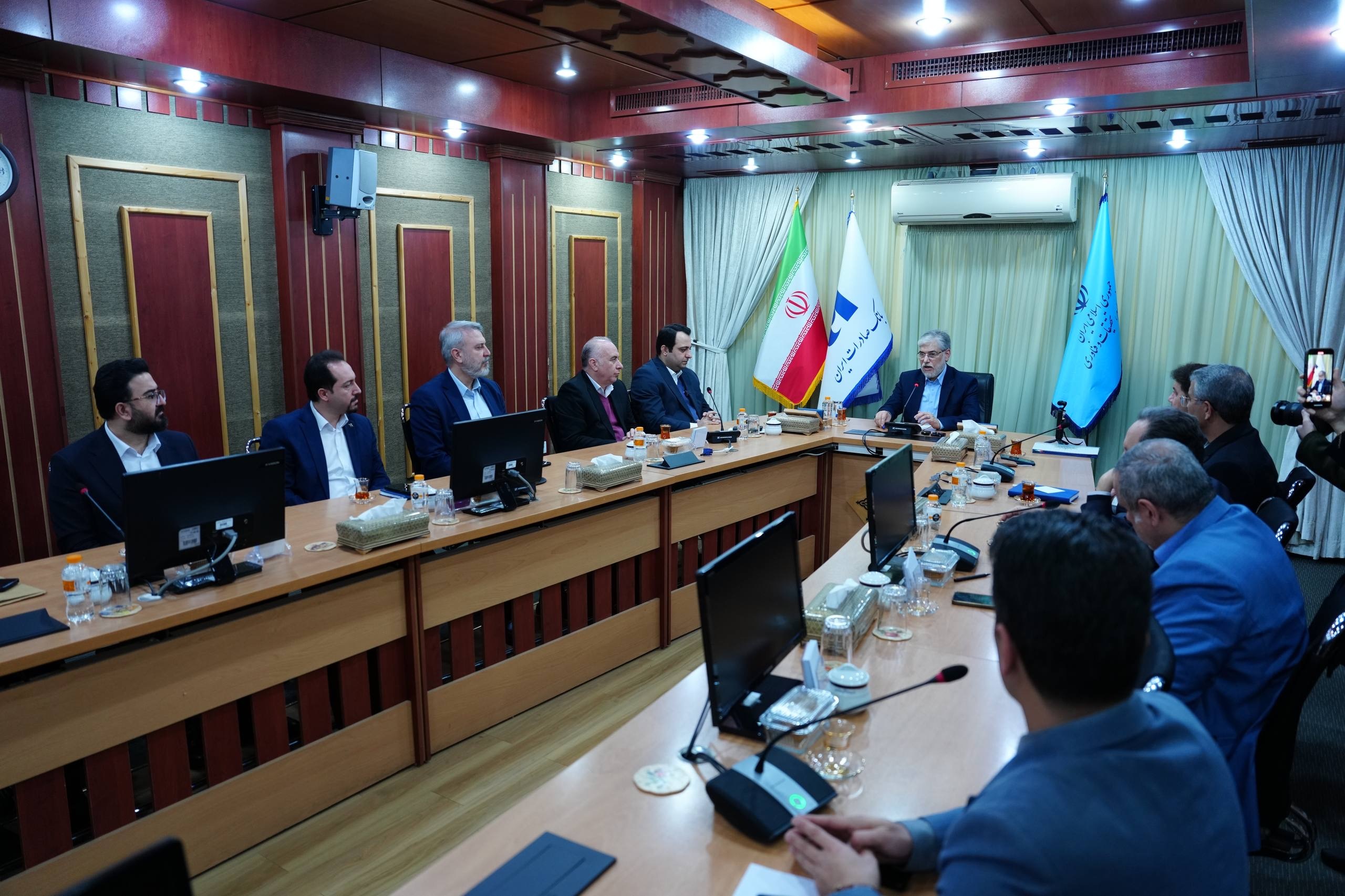 تفاهم‌نامه توسعه همکاری وزارت علوم، تحقیقات و فناوری و بانک صادرات ایران امضا شد / سیمایی صراف: امروز علم و فناوری یک ابزار ضروری برای امنیت کشور است / سیفی: یکی از افتخارات بانک صادرات ایران، خدمت به دانشگاه و عرصه علم است