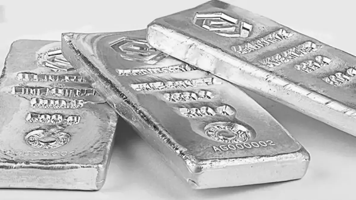 نقره صعودی شد/ رشد ۲۰ هزار تومانی و جهش جهانی قیمت طلا