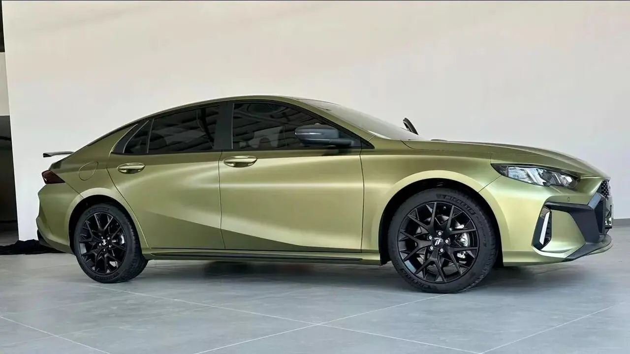 معرفی نسخه محدود دوج اتیتیود ۲۰۲۶ / قیمت سدان دوج اتیتیود اعلام شد