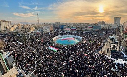 فعلاً آمریکا از حمله به ایران خودداری می‌کند/ ترامپ، پهلوی را شایسته رهبری نمی‌داند