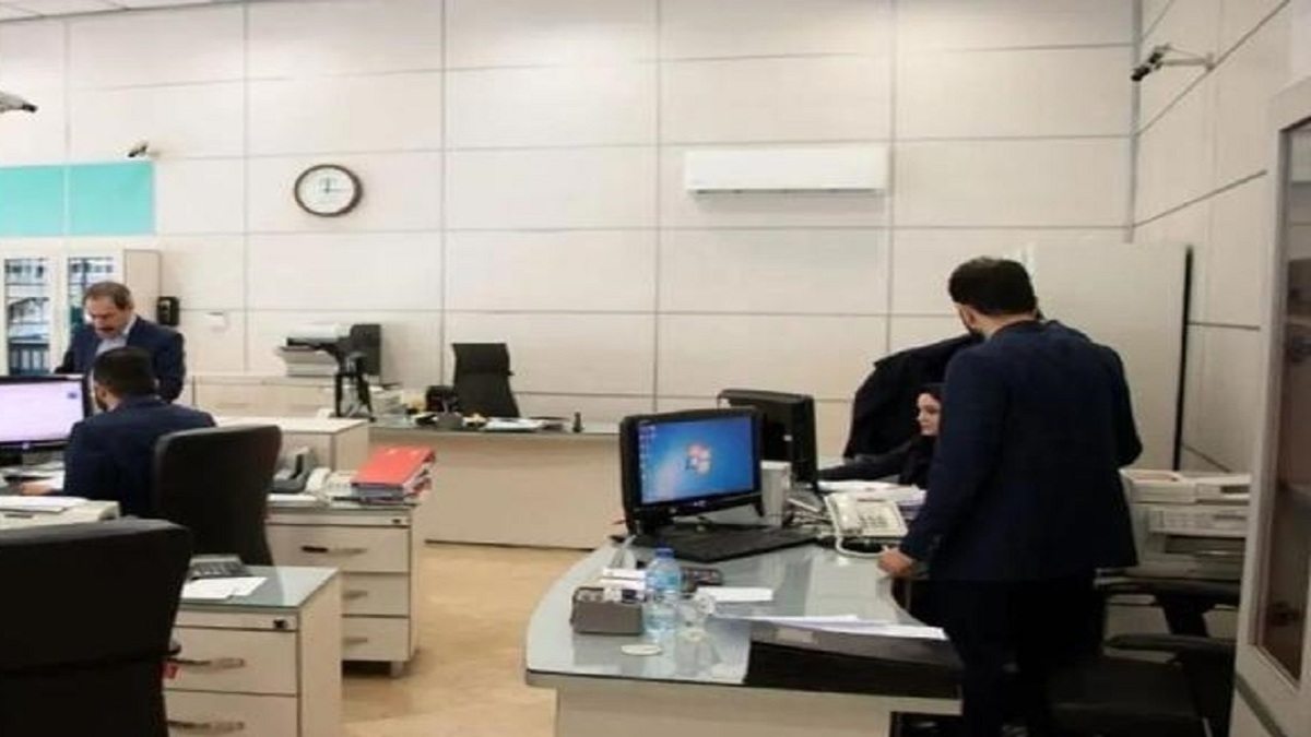 حقوق بگیران بخوانند/حقوق کدام کارمندان تغییر می‌کند؟