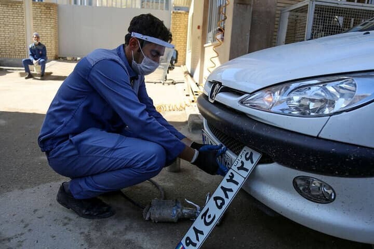 فوری/ پلاکهای ایران ۷۰ به خیابانهای تهران رسید فوری/ پلاکهای ایران ۷۰ به خیابانهای تهران رسید