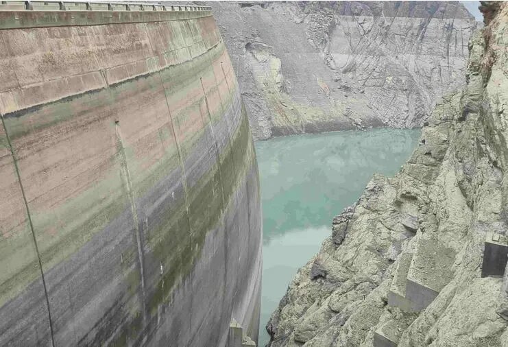 سد کرج به لبِ مرگ رسید+ عکس سد کرج به لبِ مرگ رسید+ عکس