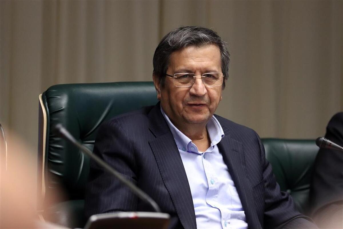 همتی در انتظار نتایج یکپارچه‌سازی نرخ ارز