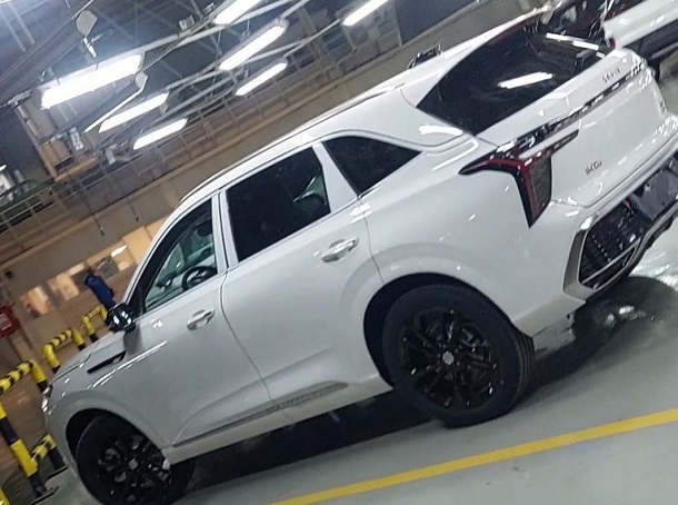 شاهکار جدید ایران خودرو/ شاسی بلند سفیر رسید