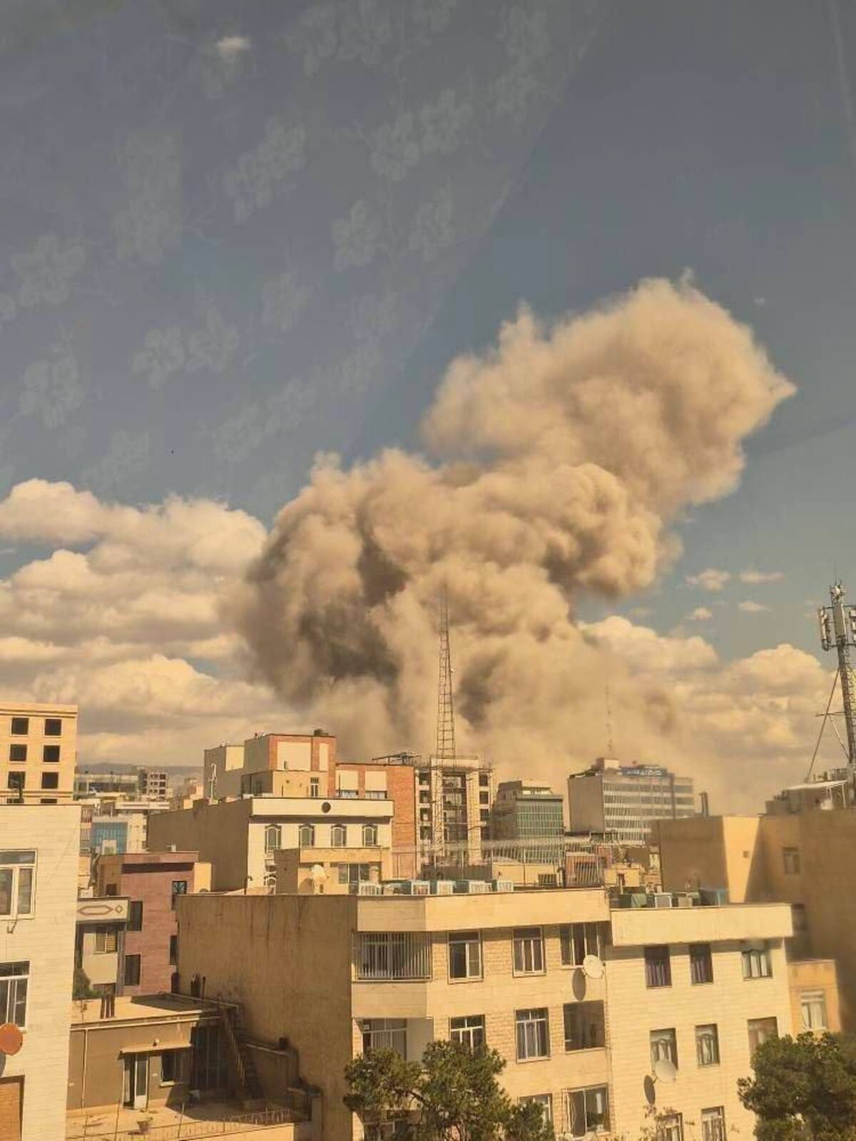 انفجار در نزدیکی میدان ونک تهران+ فیلم