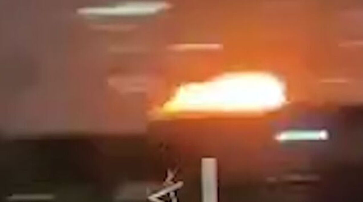 لحظه برخورد پهپاد ایران به کنسولگری آمریکا در دبی + فیلم