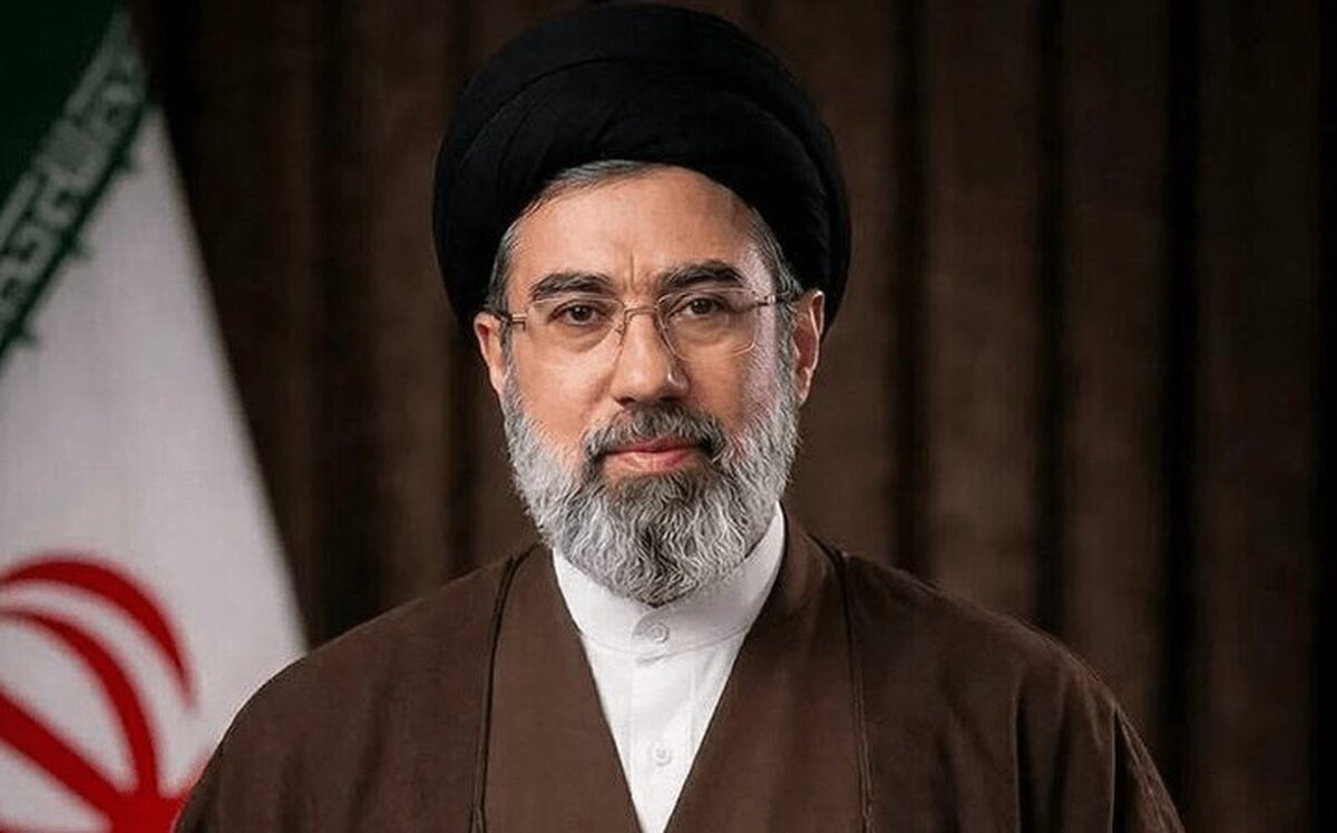 احترام نظامی مردم به سید مجتبی خامنه‌ای پس از اعلام رهبری انقلاب + فیلم