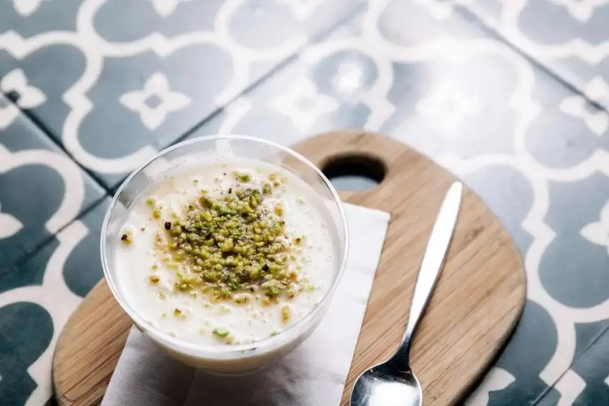 طرز تهیه ۴ مدل فرنی خوشمزه و مقوی برای سفره افطار