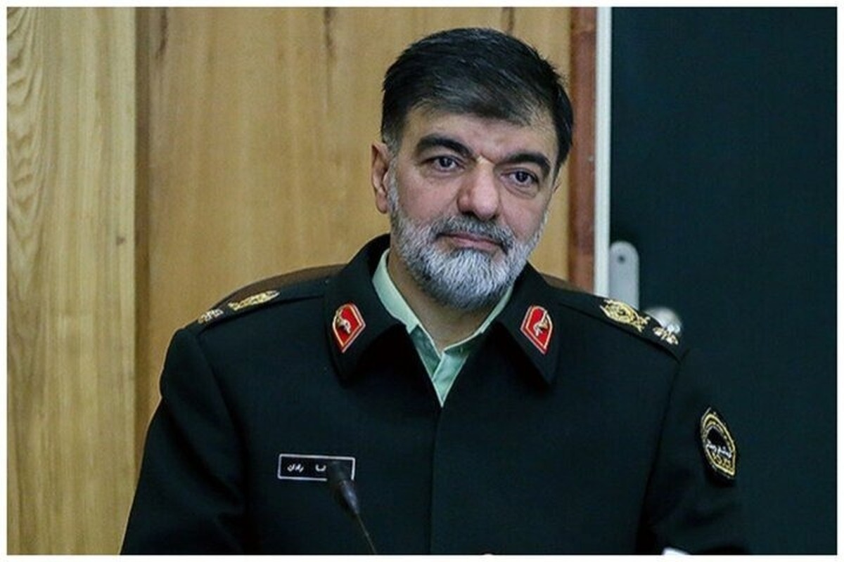 سردار رادان خطاب به رضا پهلوی: اگر گاردت جاویدان بود، باباتو نگه می‌داشت + فیلم