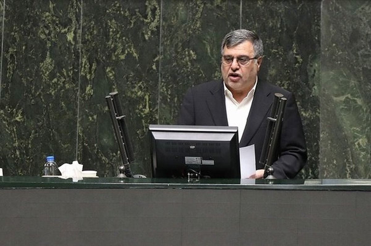 نماینده مجلس: برخی مدیران از تصمیم‌گیری می‌ترسند