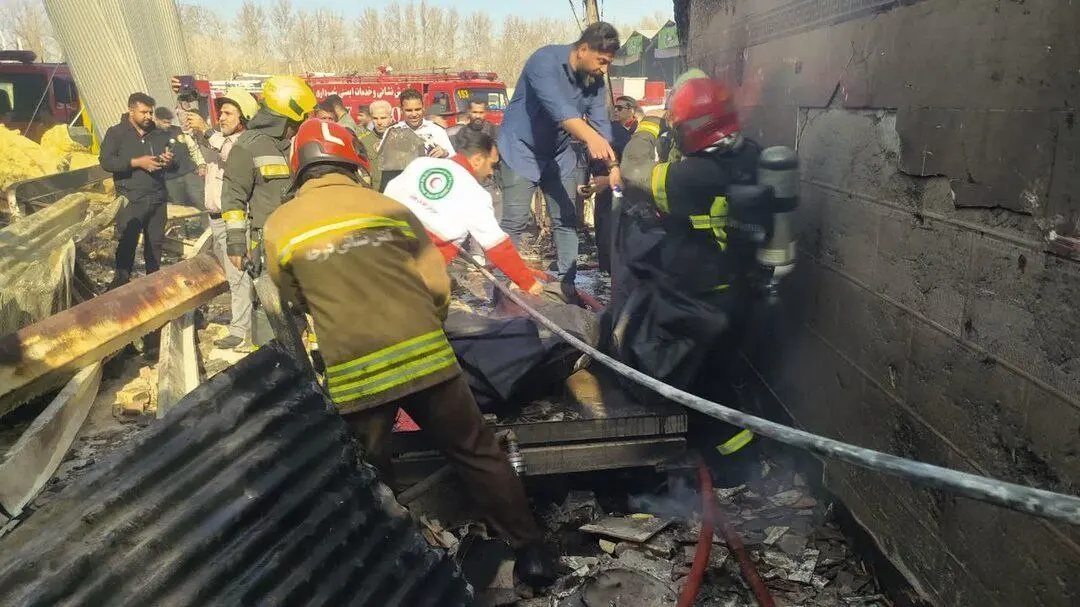 اولین تصاویر از سقوط یک فروند بالگرد در میدان تره‌بار