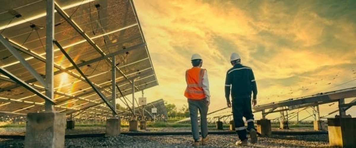 نوسانات بازار جهانی انرژی‌های تجدیدپذیر؛ ثبت رکورد تاریخی سرمایه‌گذاری همزمان با سقوط بازار آمریکا