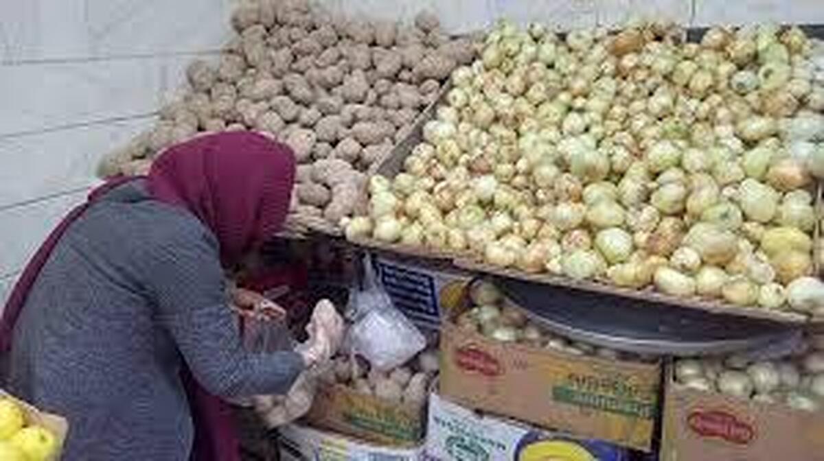 قیمت جدید میوه و سبزی امروز ۶ اسفند ۱۴۰۴/ پیاز و سیب‌زمینی کیلویی چند شد؟