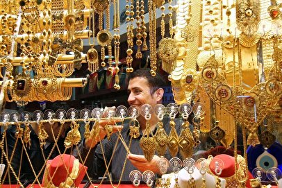 تابلوی قیمت یک طلافروشی در اوایل دهه هشتاد + عکس