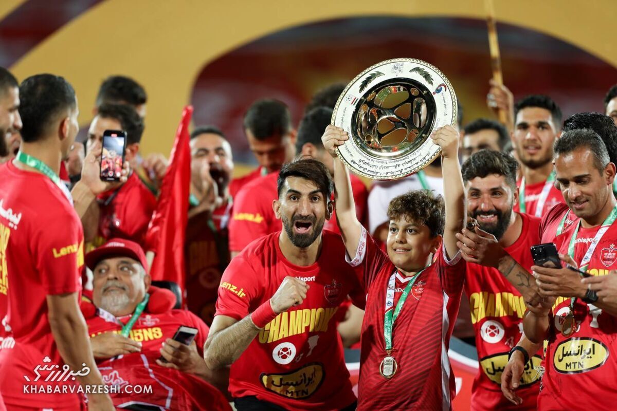 تراکتوری‌ها جشن قهرمانی گرفتند + فیلم