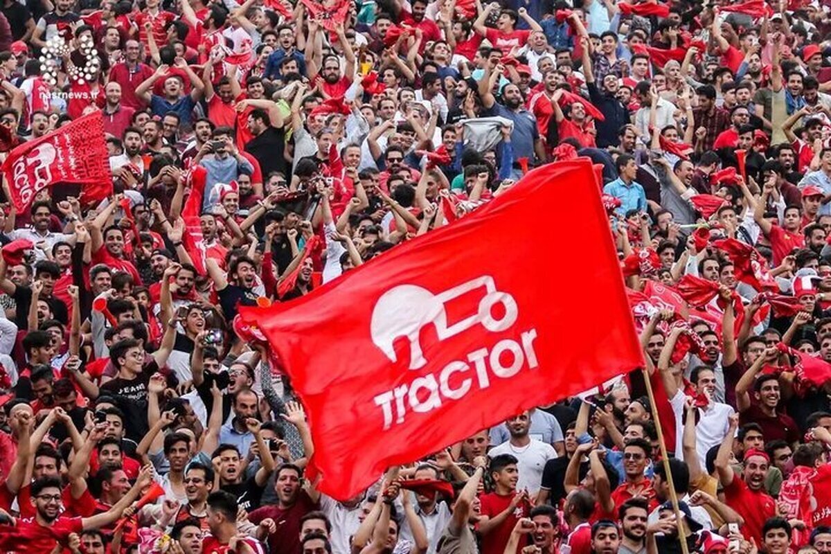جشن پیروزی تراکتور در منزل پزشکیان + عکس جشن پیروزی تراکتور در منزل پزشکیان + عکس