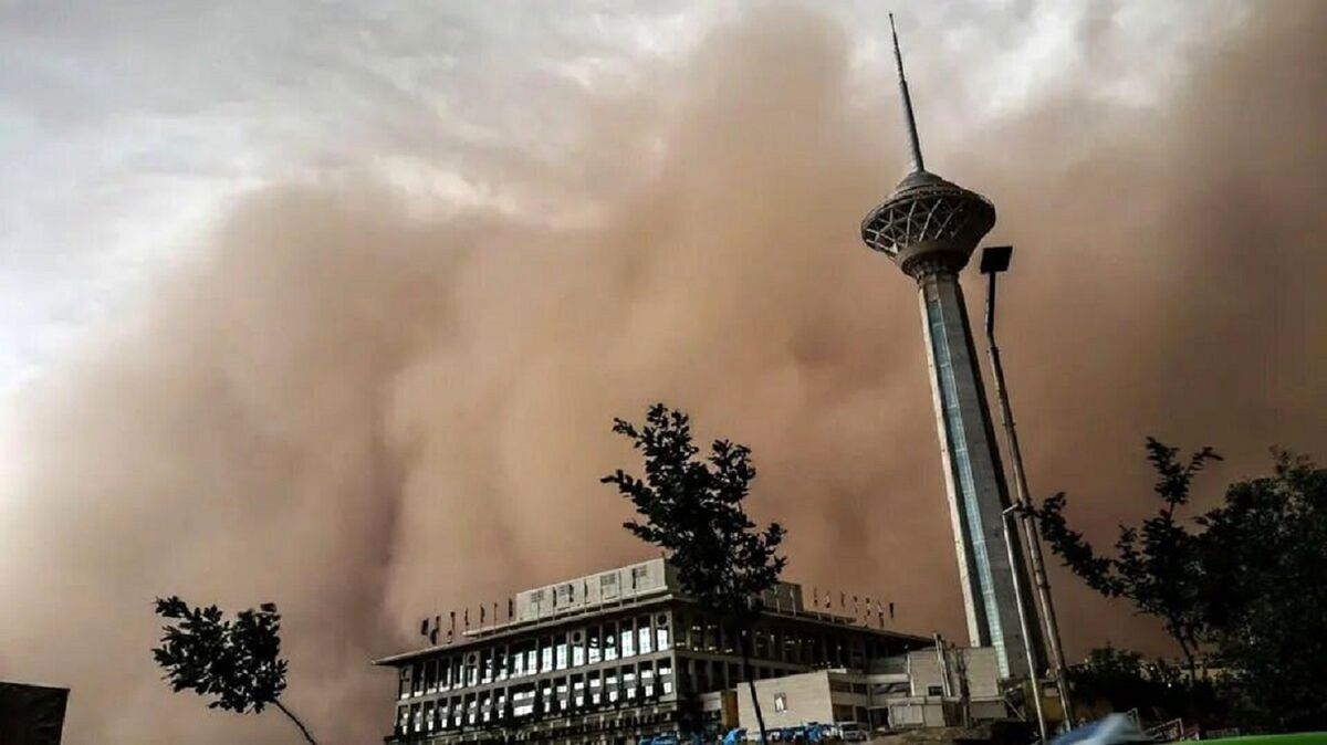 هلالاحمر: تا یک ساعت آینده طوفان به تهران میرسد هلالاحمر: تا یک ساعت آینده طوفان به تهران میرسد