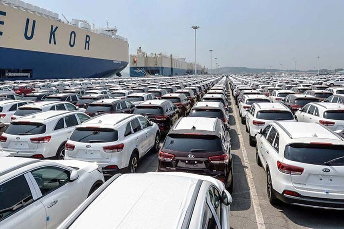 ابهام در واردات خودرو ۱۴۰۴: خودروها با کدام تعرفه ترخیص میشوند ابهام در واردات خودرو ۱۴۰۴: خودروها با کدام تعرفه ترخیص میشوند