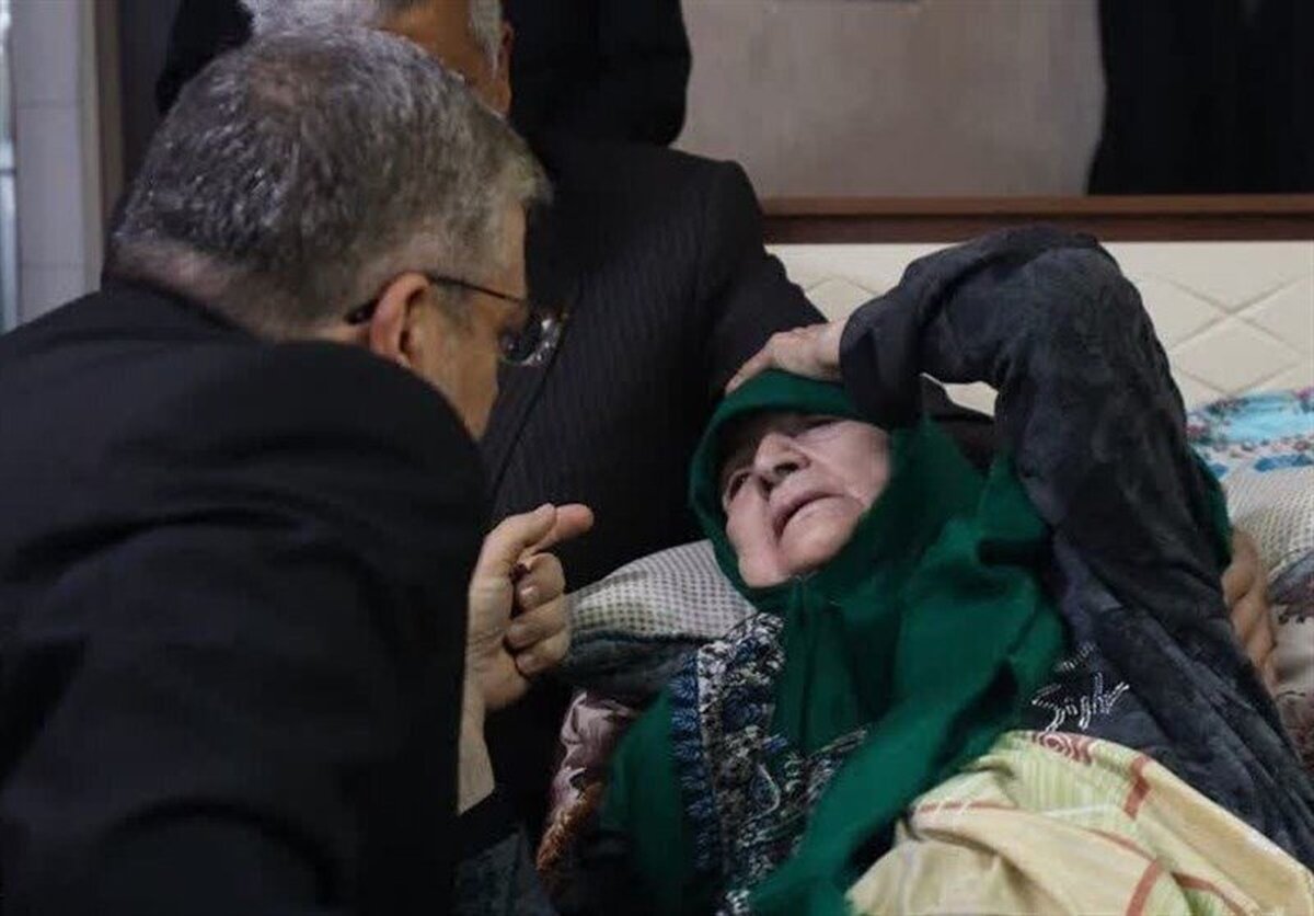 مادر شهید رئیسی خطاب به پزشکیان: سوار هلیکوپتر نشو + فیلم مادر شهید رئیسی خطاب به پزشکیان: سوار هلیکوپتر نشو + فیلم