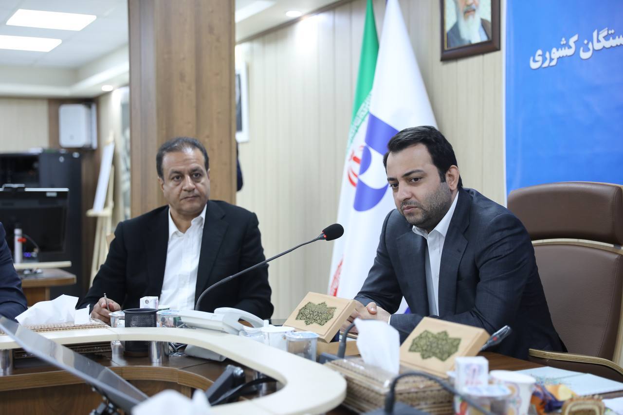 همزمان با امضای تفاهم‌نامه همکاری بانک صادرات ایران با صندوق بازنشستگی کشوری از خدمات جدید بانک برای بازنشستگان رونمایی شد/ تخصیص 190 هزار میلیارد ریال تسهیلات ارزان قیمت بانک صادرات ایران به بازنشستگان