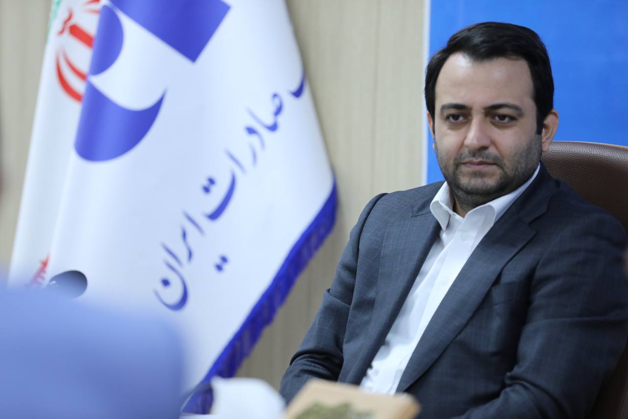 همزمان با امضای تفاهم‌نامه همکاری بانک صادرات ایران با صندوق بازنشستگی کشوری از خدمات جدید بانک برای بازنشستگان رونمایی شد/ تخصیص 190 هزار میلیارد ریال تسهیلات ارزان قیمت بانک صادرات ایران به بازنشستگان