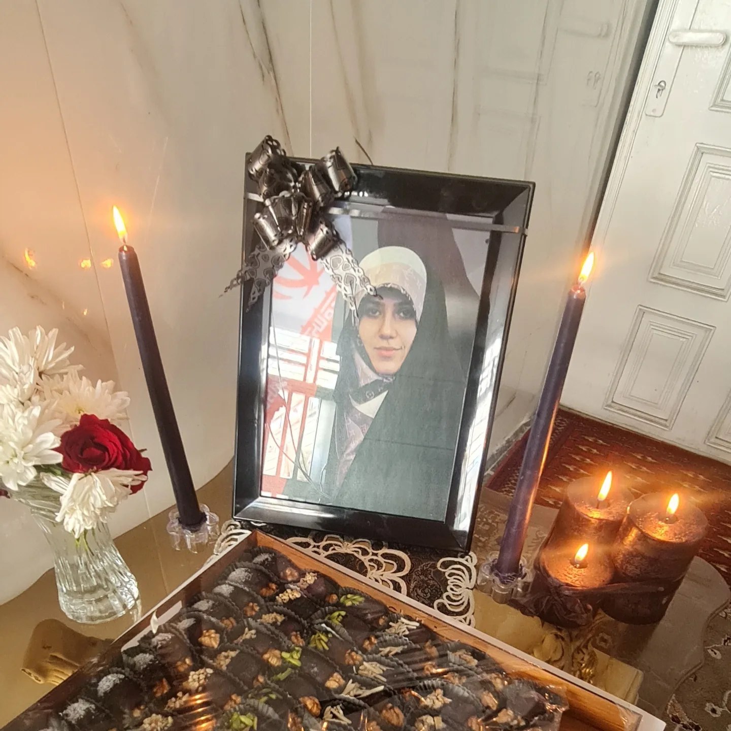 تصویری ناراحت کننده از مراسم ختم مجری صدا و سیما+ عکس