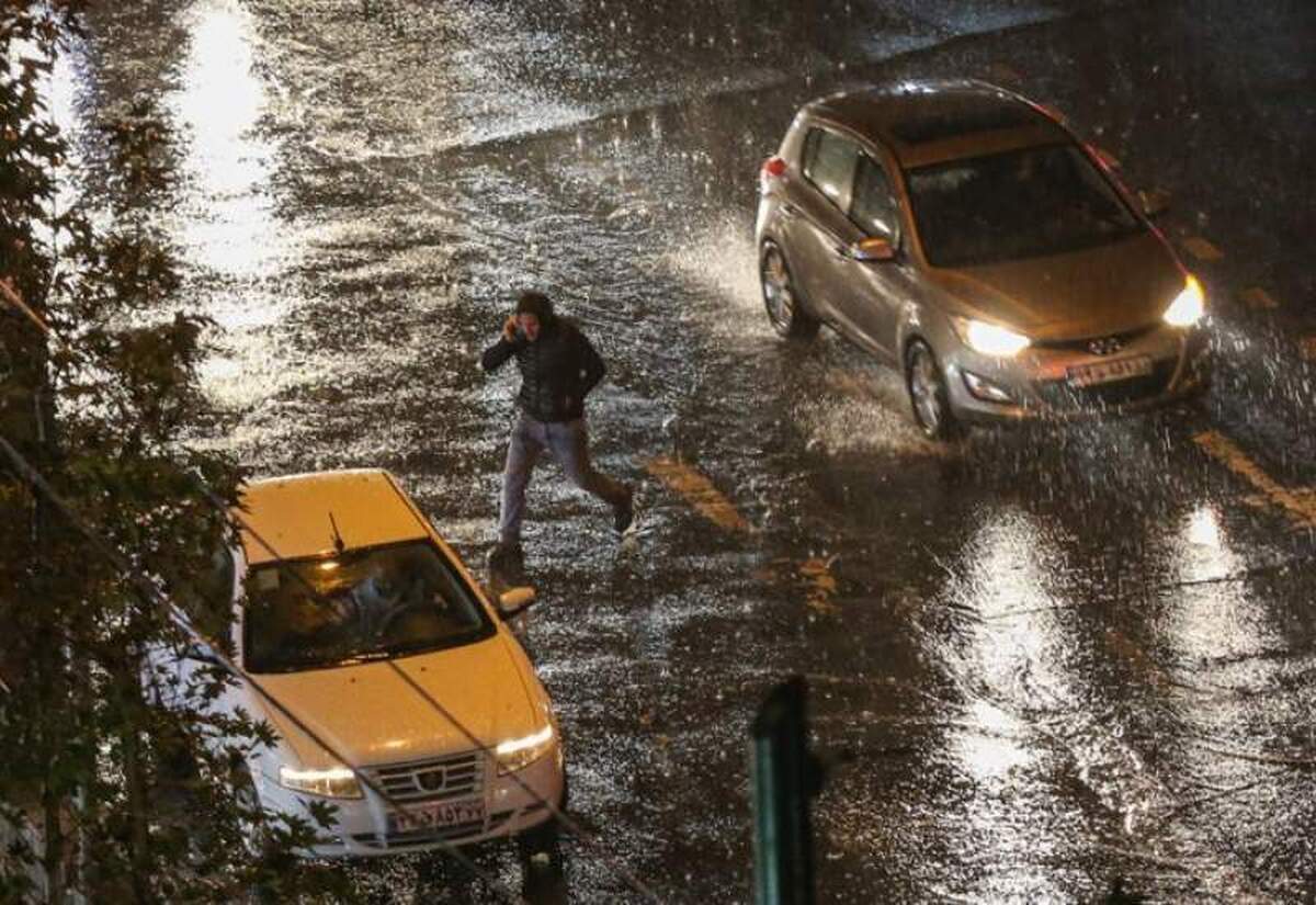 فعالیت شدید سامانه بارشی؛ بارش‌های سیل‌آسا در ۹ استان +فیلم