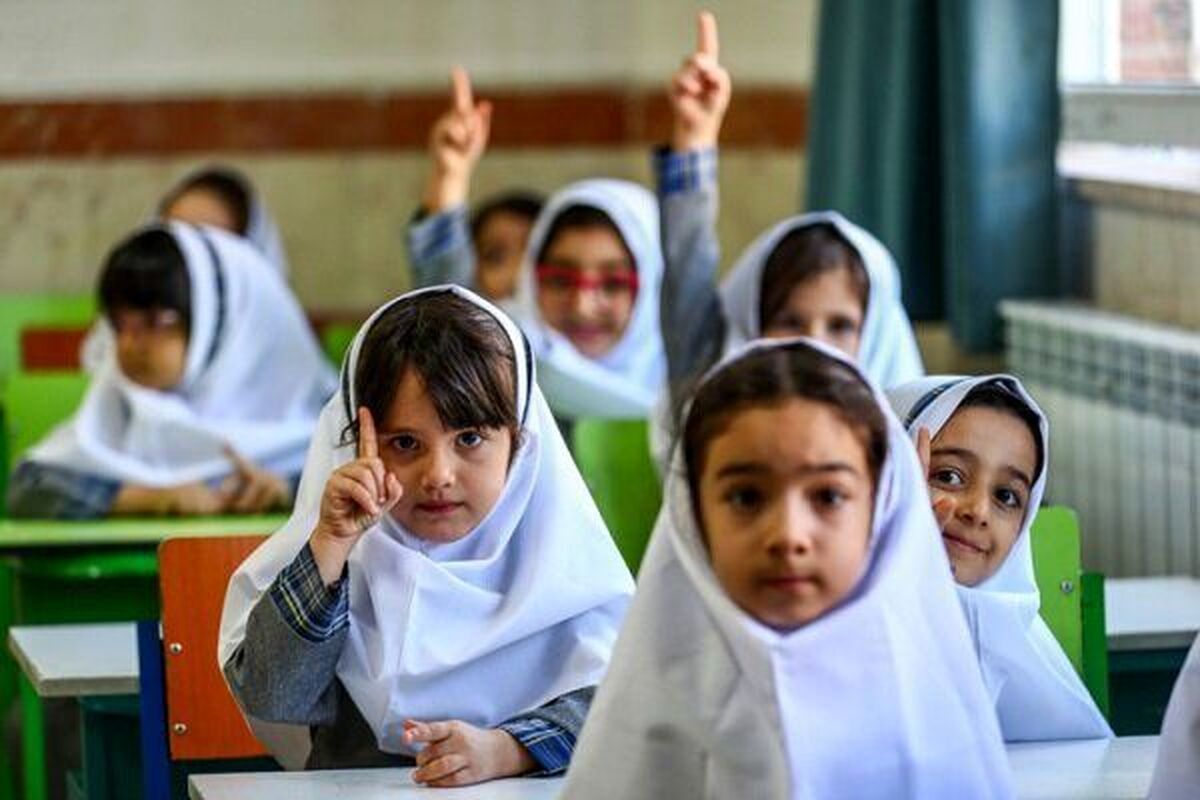 دلیل تغییر ساعت کاری مدارس چه بود؟ دلیل تغییر ساعت کاری مدارس چه بود؟