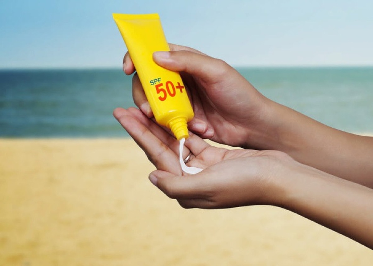 SPF مناسب، سپری برای محافظت از پوست در برابر اشعه UV SPF مناسب، سپری برای محافظت از پوست در برابر اشعه UV