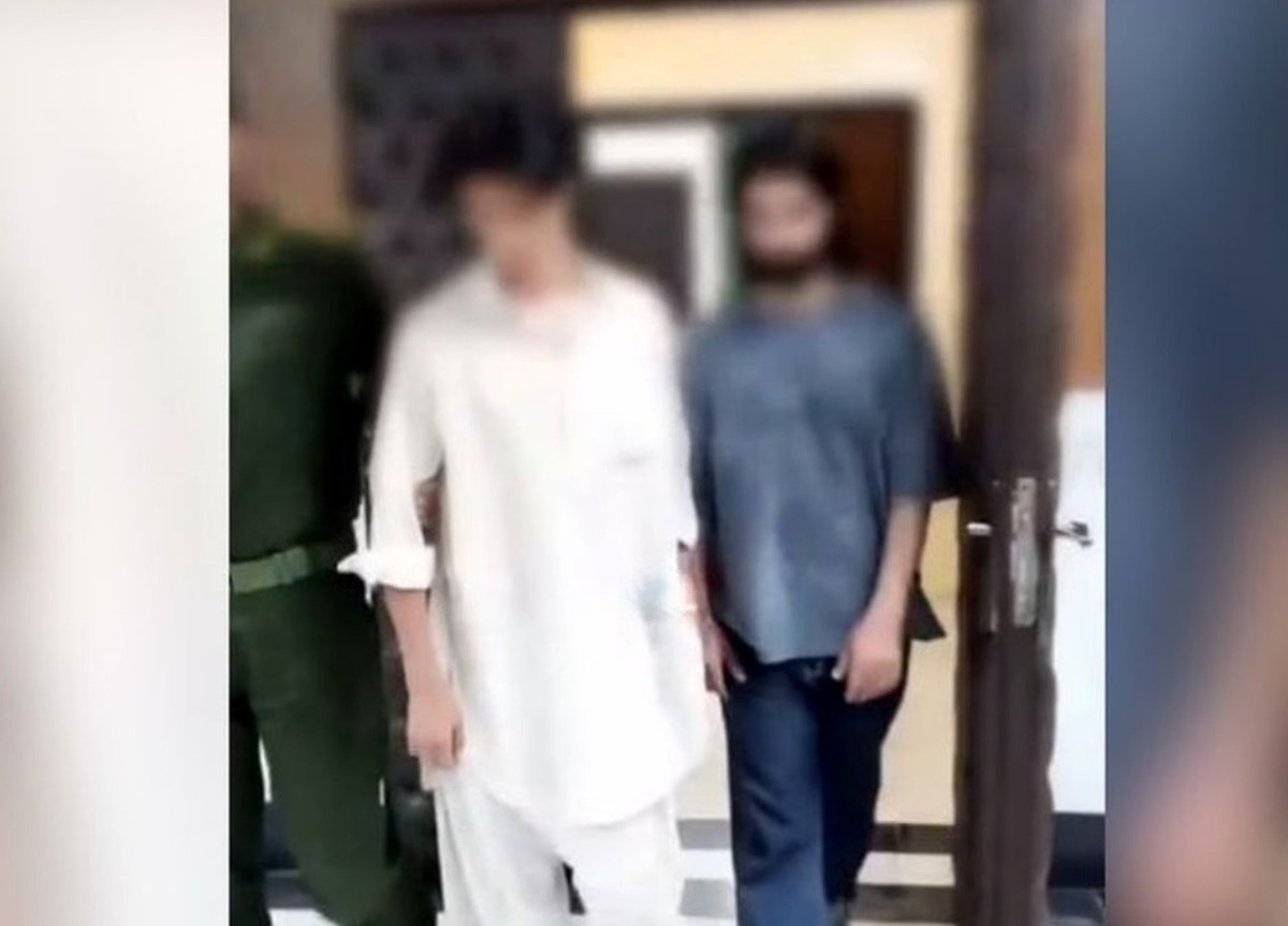 توهین ۲ بلاگر تبعه افغان ساکن ایران به مردم و دختران ایرانی +فیلم توهین ۲ بلاگر تبعه افغان ساکن ایران به مردم و دختران ایرانی +فیلم
