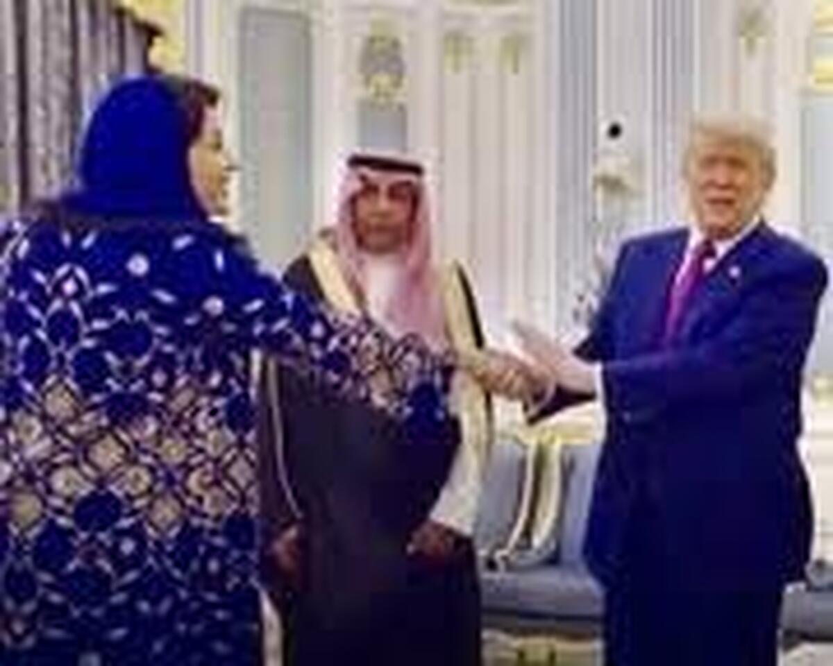 احوالپرسی ترامپ با همسران مقامات عربستانی/ زن‌ها هم با ترامپ دست دادند! + فیلم