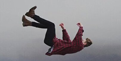 به چه دلیل خواب میبینیم که از ارتفاع سقوط میکنیم؟