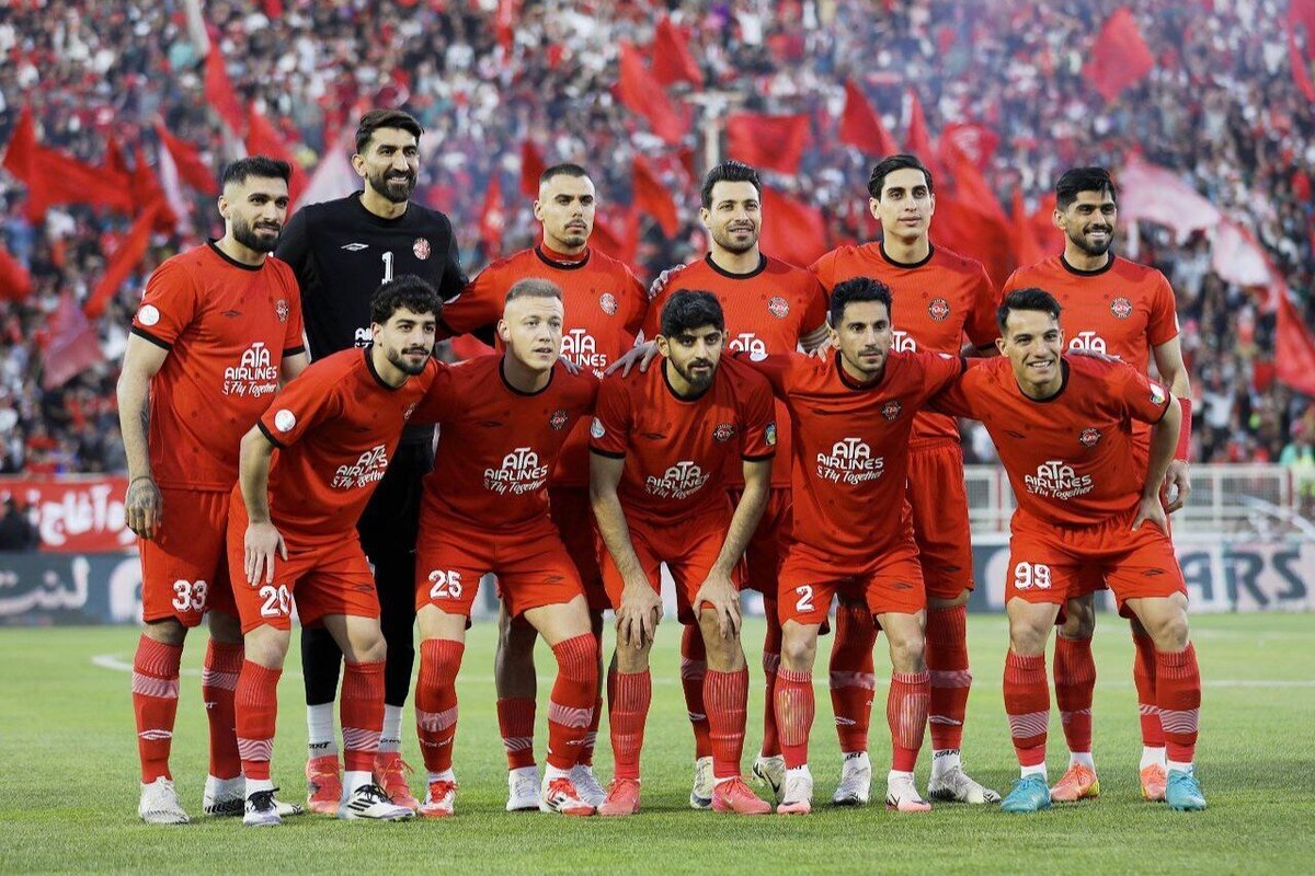 نشان خلیج فارس روی استیج تراکتور نشان خلیج فارس روی استیج تراکتور