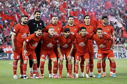 نشان خلیج فارس روی استیج تراکتور