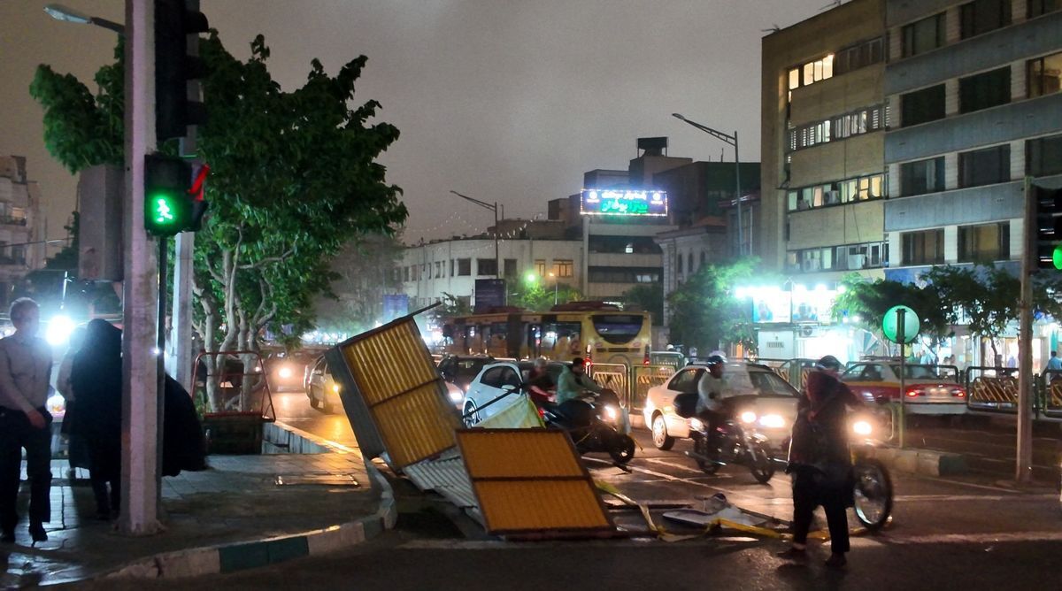 طوفان تهران باز هم قربانی گرفت/ اخبار هواشناسی را رصد کنید! طوفان تهران باز هم قربانی گرفت/ اخبار هواشناسی را رصد کنید!