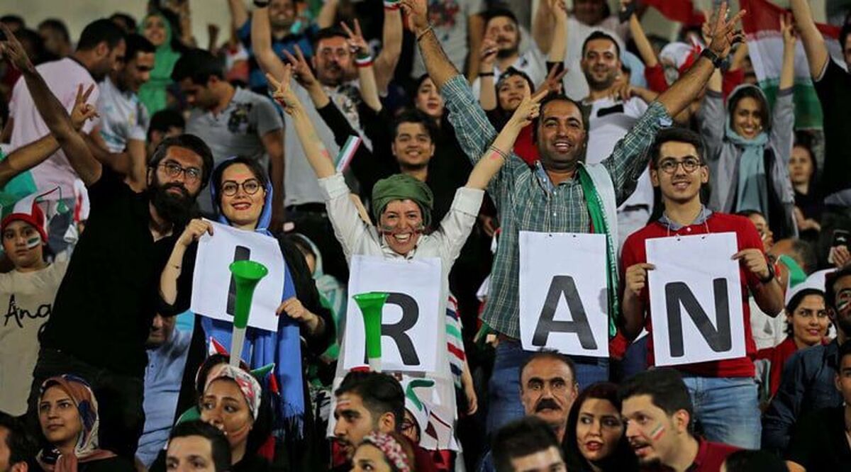 ورزشگاهها رنگ خانواده میگیرند؟/ طرح جدید دولت: ایجاد زون خانوادگی در استادیوم! ورزشگاهها رنگ خانواده میگیرند؟/ طرح جدید دولت: ایجاد زون خانوادگی در استادیوم!