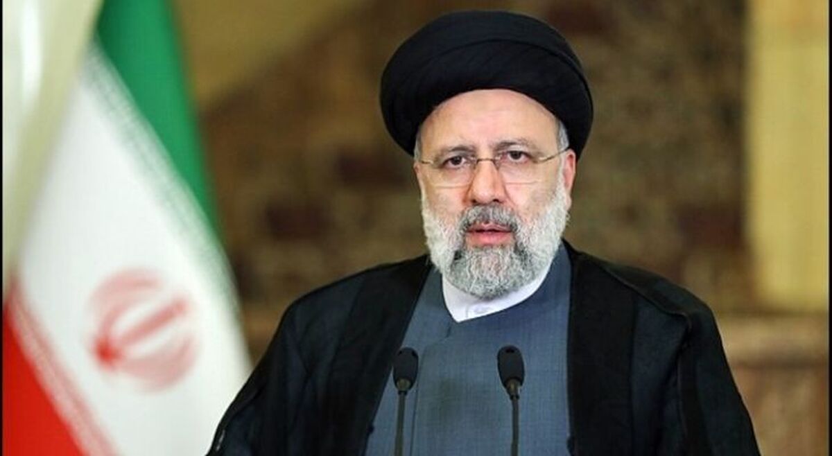 نصب سردیس شهید رئیسی در یکی از میادین تهران نصب سردیس شهید رئیسی در یکی از میادین تهران