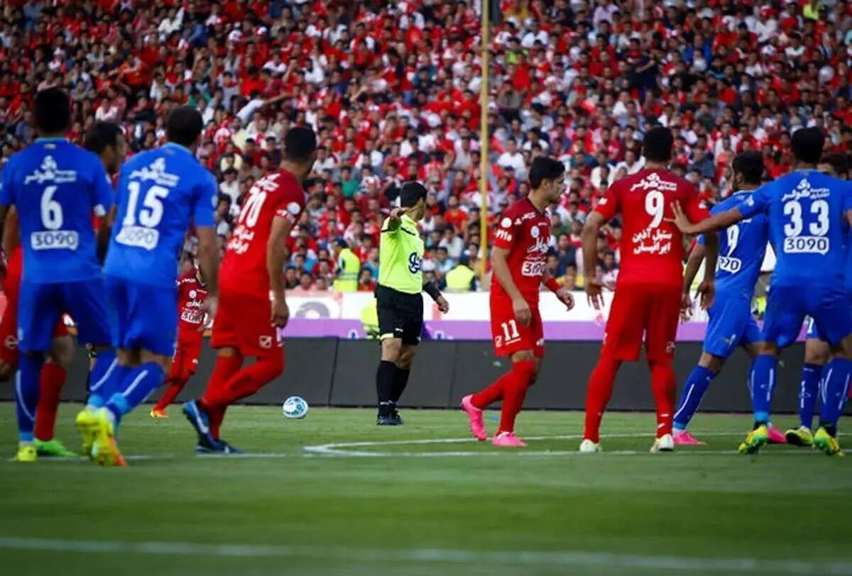 استقلال و پرسپولیس مجوز حرفه ای نگرفتند! استقلال و پرسپولیس مجوز حرفه ای نگرفتند!